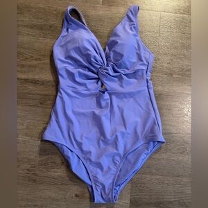 Women's Twist-Front Cut Out Medium Coverage One Piece Swimsuit - Kona Sol Size L